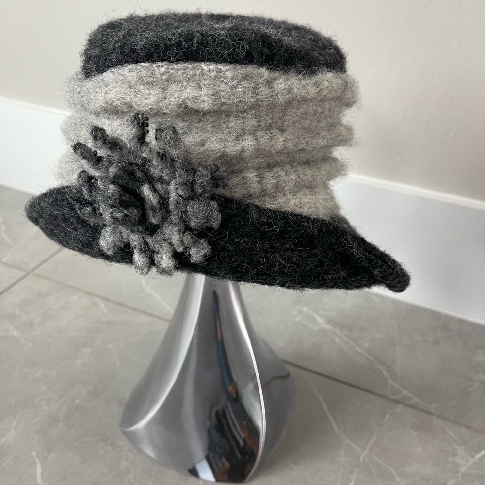 LaFenice Elegant Gray Wool Hat with Floral Accent